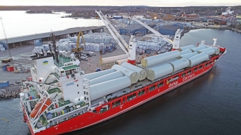 Premiere in Söderhamn! Erstmals Umschlag von Komponenten für Windenergieanlagen im schwedischen Hafen Orrskär
