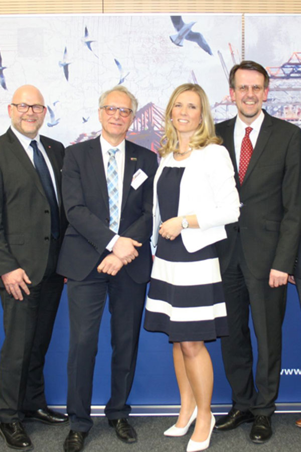 Trimodale Verkehrsentwicklung im Unterelberaum – Das Binnenschiff muss stärker wahrgenommen werden