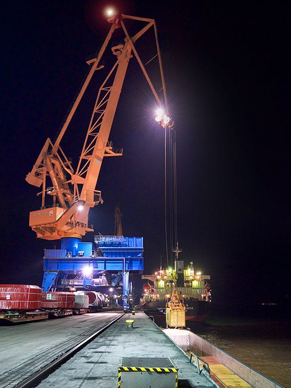 Zementfrachter bebunkert